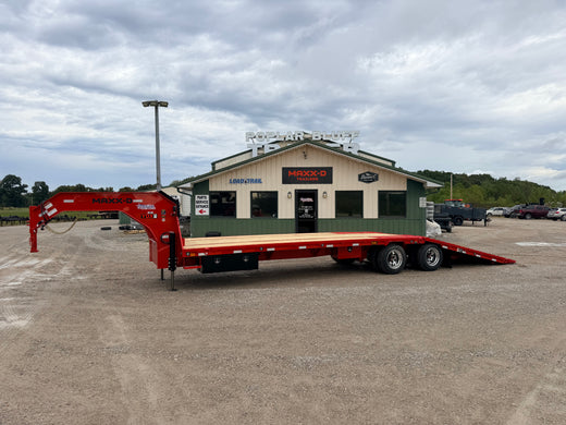 2027 New MAXX-D Gooseneck Trailer | 32' x 102" | 25990 lb GVWR | Hydraulic Dovetail | Disc Brakes | Winch | YDX10232