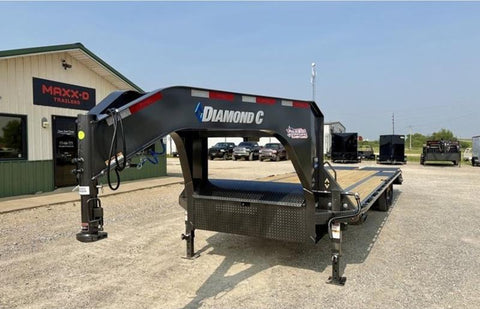 3 Best Diamond C Gooseneck Trailers: Specs, Price & Capacity