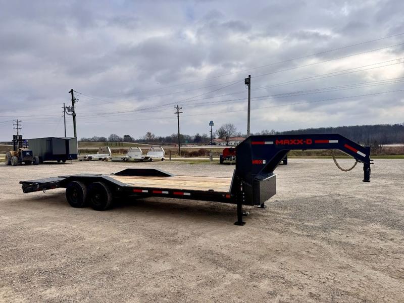 3 Best Gooseneck Trailers for Backhoes: Specs, Length & GVWR