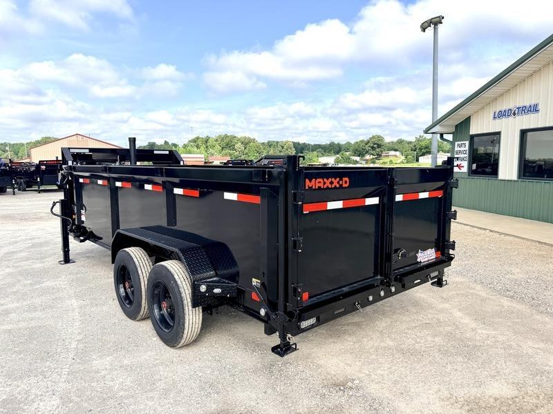 Gooseneck vs Bumper Pull Dump Trailers: Weight Capacity & Use Cases