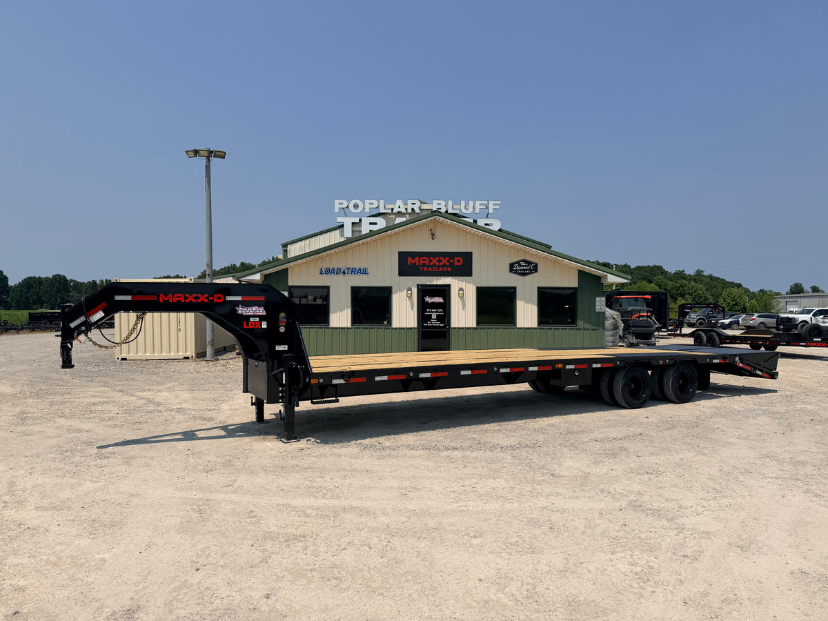 2027 New Maxx-D Gooseneck Trailer | 102" x 32' | 25990 lb GVWR | MAXX Ramps | 15K EOH Disc Brakes | LDB10232