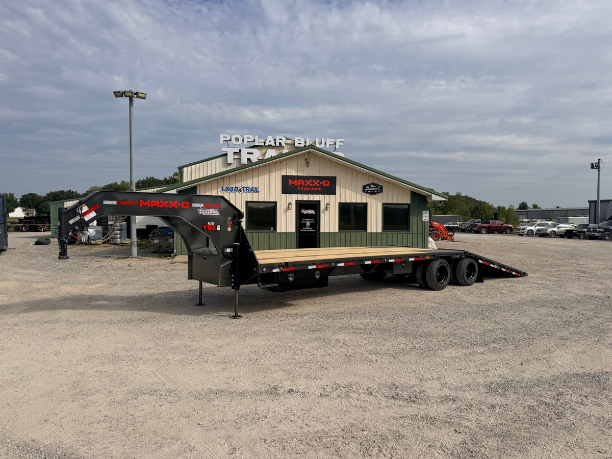 2027 New MAXX-D Gooseneck Trailer | 32' x 102" | 25990 GVWR | Hydraulic Dovetail | 16k EOH Axles | YDB10232
