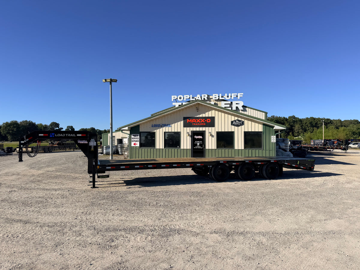 2027 New Load Trail Gooseneck Trailer | 102" x 32' | 30,000 lb GVWR | Triple Axle | MAX Ramps | GP0232