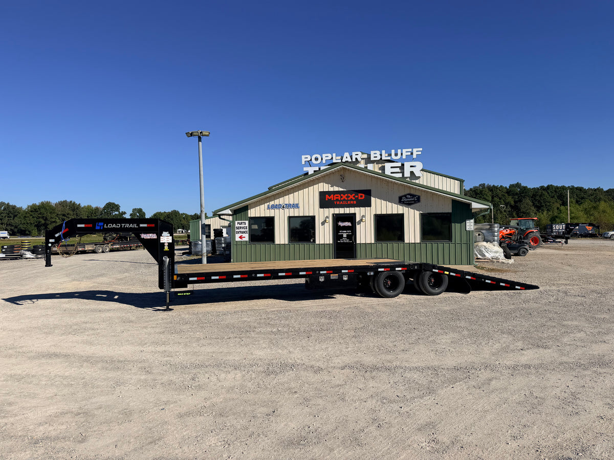 2027 New Load Trail Gooseneck Trailer | 102" x 32' | 24000 lbs GVWR | Hydraulic Dovetail | Tandem 10k Axles | GL0232